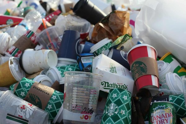 Comment maximiser ses chances de succès en tant qu'entrepreneur dans le recyclage des plastiques?